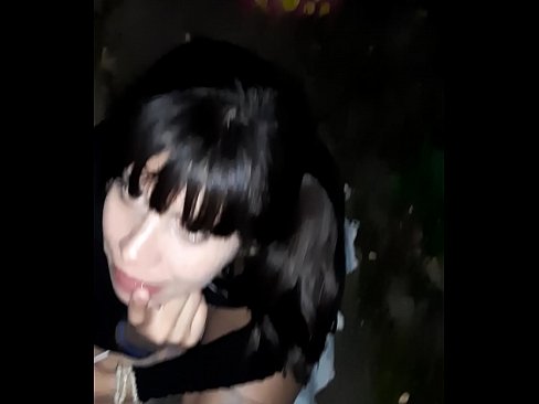 ❤️ На улице раздулся пенис в обмен на конфету ❤️ Порно видео у нас ❤